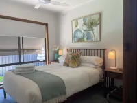 Poppies@Clunes Centrally located 80s-style home Cosy, comfortable & relaxing !