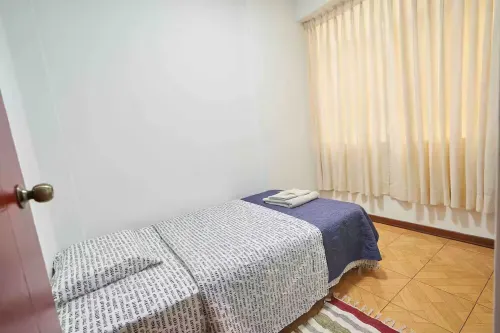 Amplio y en Céntrica Urbanización, segundo piso