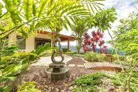Stunning Ocean View-Rainforest Villa. Concierge, Breakfast/Housekeeping M-F.