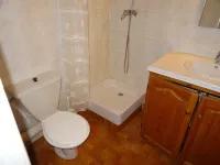 150 M from the ski slopes, lovely, bright apartment, renovated, sleeps 4