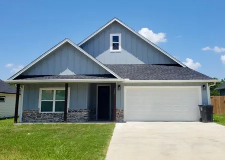 New 3-bedroom 2-bath house in Lufkin