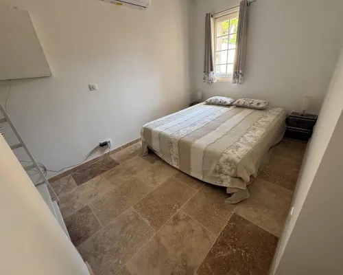 House with swimming pool in a green setting five minutes from the beach, unobstructed view Hotéis em Ceyreste