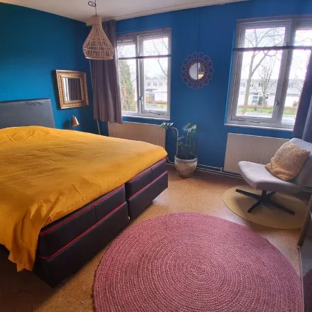 Comfortable home close to train station and Amsterdam Отели в г. Алмере