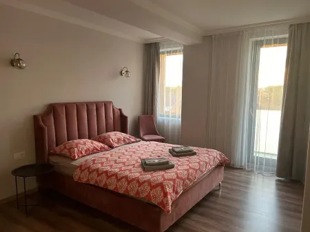 2-bedroom apartment in Oradea city center with privat underground parking Отели в г. Орадя