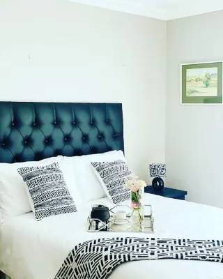 Luxury Villa on Beaconhurst Drive 5 minutes to the beach فنادق في 