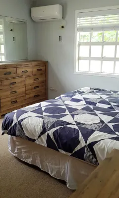 We are 2 mins walk from the sea great for surfers and 10 mins from Freights bay!