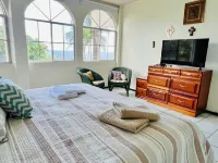 Ocean-View Villa in Cerromar • Private Pool • 5 Min to El Tunco Surf City