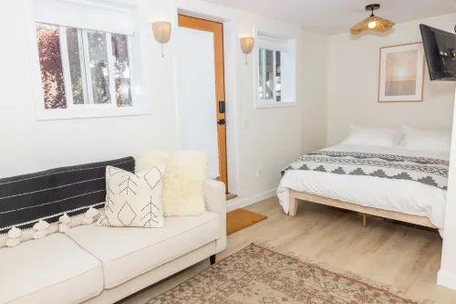 Coastal Cozy Studio – Walk to Beach, Coffee & San Clemente Pier