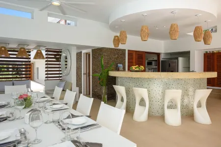 Luxury 5 Bedroom Staffed & Serviced Villa on Beachfront Community of Cap Bonita