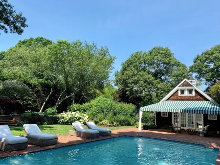 Prime Water Mill near Mecox Bay Отели рядом с достопримечательностью «Hank's Pumpkintown‎»