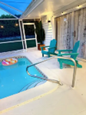 Family Home with Heated Pool in a Quiet Area