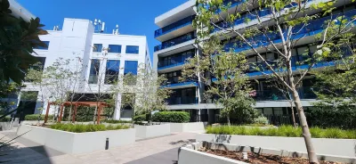 Two bedroom apartment in the heart of Cheltenham Hotels near Ducky Espresso Cafe