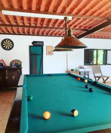 Hill with fabulous views Dam with swimming pool Отели рядом с достопримечательностью «Barragem de Montargil»