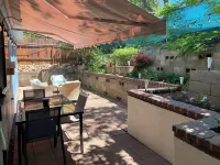 Charming 1-bdrm apartmt, 2 beds 3m to Bethel 1m to 5 w/private garden patio