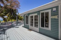 Casa Kennedy - Family Beach Home - Last Private House on West Bay Beach