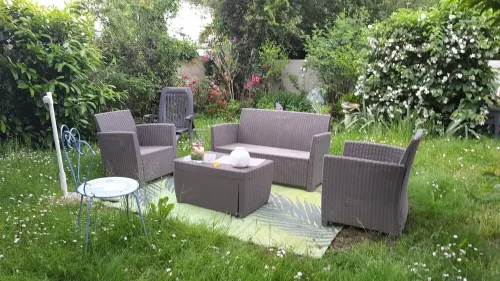 Cozy Solognot cottage in the heart of La Ferté St Aubin with office/playroom.