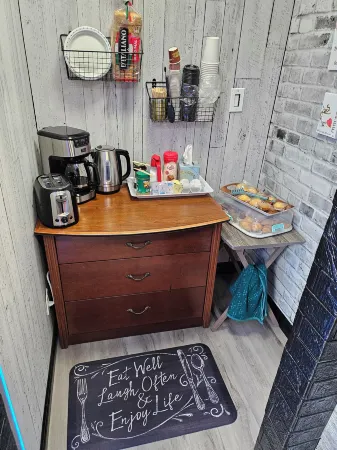 Crestwood Motel Отели рядом с достопримечательностью «Королевский ботанический сад»