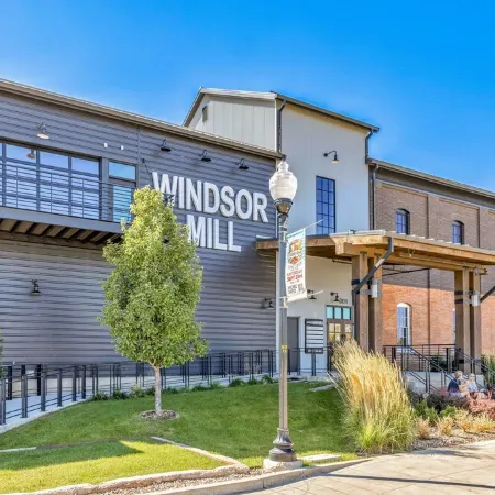 Gorgeous Windsor Lake Townhome 2Bd1.5BTH
