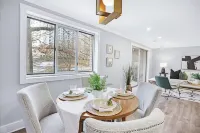 Modern 2-bedroom condo, Walk to metro