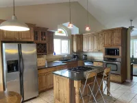 2 story, private, quiet upscale neighborhood MINUTES FROM 4 MAJOR SKI RESORTS - Homestays