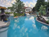 Mini Aruba Glamper in Dover with WiFi, AC and guest access to backyard oasis