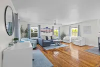 Costal Cottage Retreat minutes from Newport RI