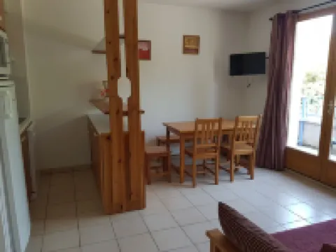 T2 Proche des Thermes, du Village et du Supermarché