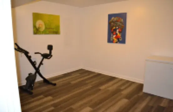 Movie Theater, Parking, 6 bdm, DC suburb 2 Kitchen 華盛頓堡酒店