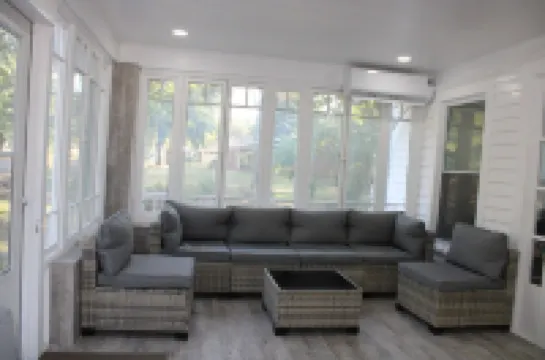 Spacious, Fully Remodel 4-bedroom house 2.5 bathroom in charming Carthage