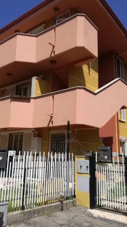 An oasis of peace in the city center with parking space