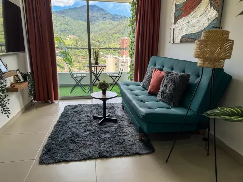 Apartamento con vista a la montaña, piscina y gym - 2 estrellas
