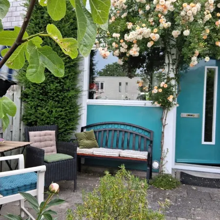 Comfortable home close to train station and Amsterdam Отели в г. Алмере