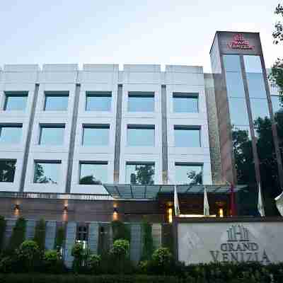 Venizia Sarovar Portico Hotel Exterior