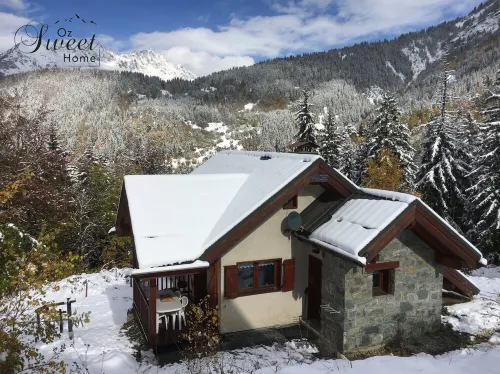 Cosy private chalet at the foot of the slopes, Oz, Alpe d'Huez ski area