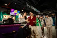 Tru by Hilton Hanoi Station - بار