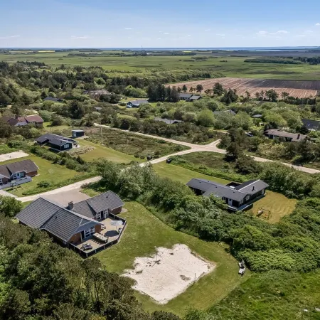 "Aage" - 1.7km from the Sea