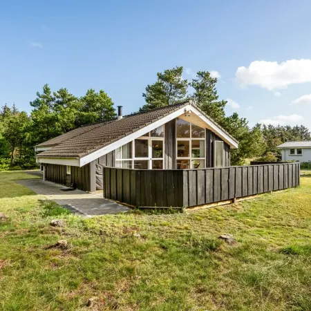 "Skrollan" - 200m to the Fjord Hotels in Hurup