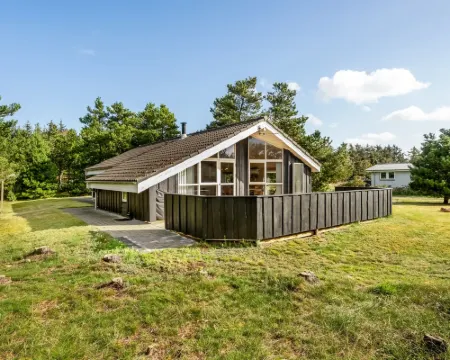 "Skrollan" - 200m to the Fjord Hotels in Hurup