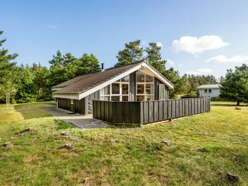 "Skrollan" - 200m to the Fjord