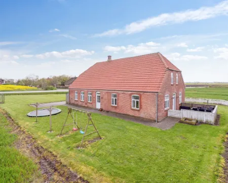 "Adine" - 13km from the Sea Hotels in Bredebro