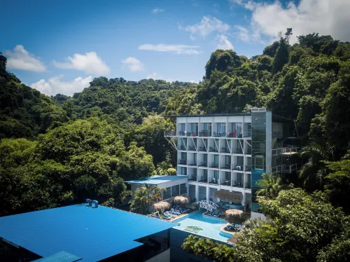 El Faro Containers Beach Hotel Hotels in Quepos