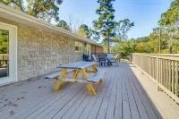 3 Mi to Lake: House w/ Fire Pit in Mountain Home! - 3-Star