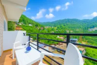 Hotel shiva Lake - Mountain view