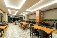 Maia Luxury Beach Hotel & Spa Hotels in Davutlar Mahallesi
