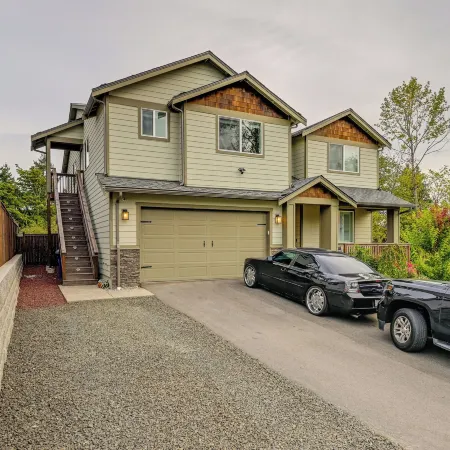 Modern Seatac Gem w/ Fireplace & Smart Tvs!