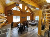 Beautiful Comfy Alaskan Log Home 1