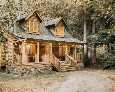 Glacier Springs Cabin 89 Cedar and Log Cabin Close to Skiing and Hiking Hoteles en Deming