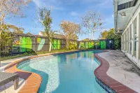 Pool House - 5-Bed- Pergola- Sunroom-Pet Friendly