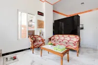 Hotel O Khayla Homestay Syariah Hotel a Purwosari