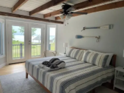 Coastal Farmhouse Getaway!